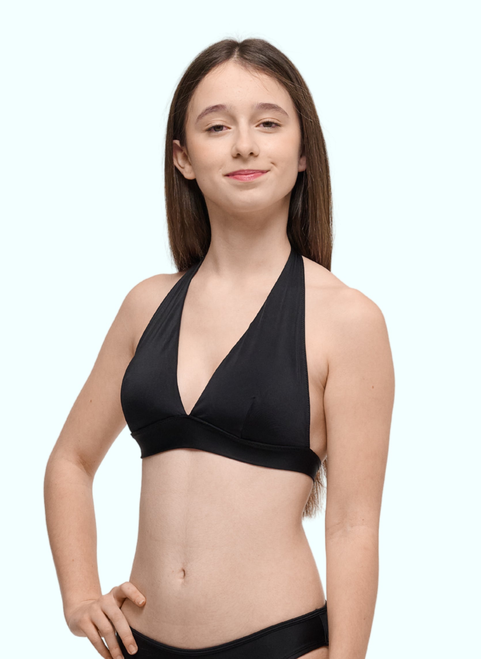 haut de maillot de bain noir adolescente piscine
