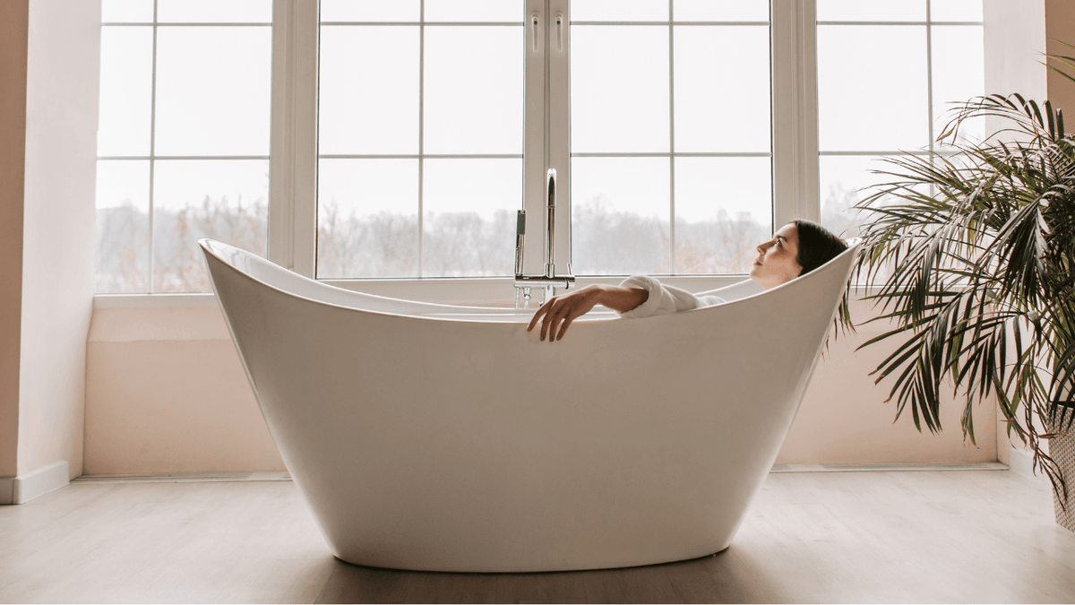 taking a bath during your period Image