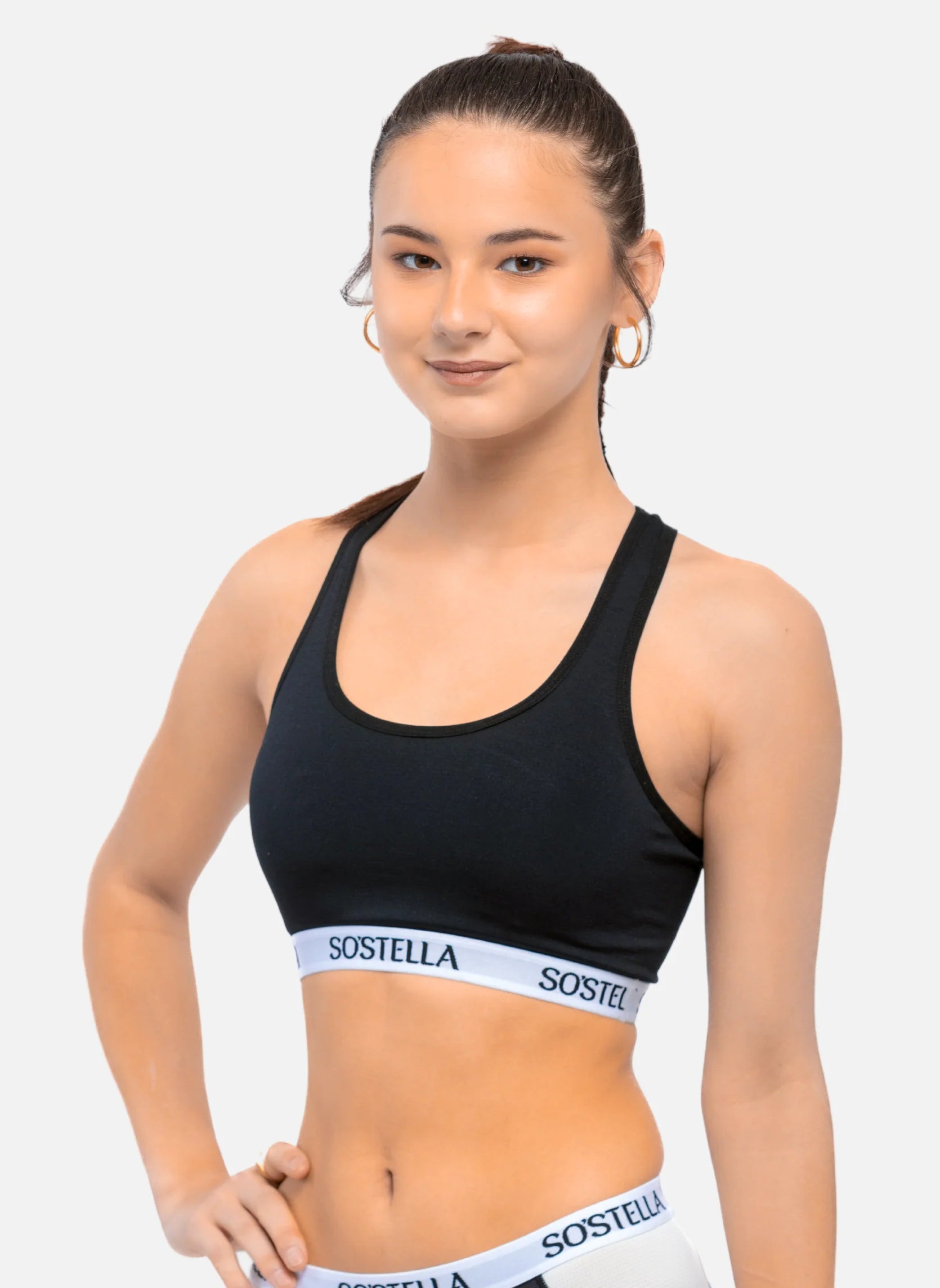 brassière de sport adolescente face